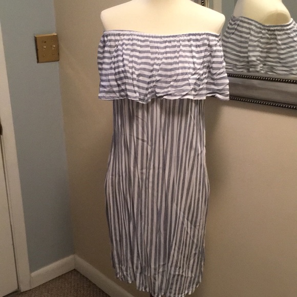 Off the shoulder lightweight dress - Picture 2 of 6